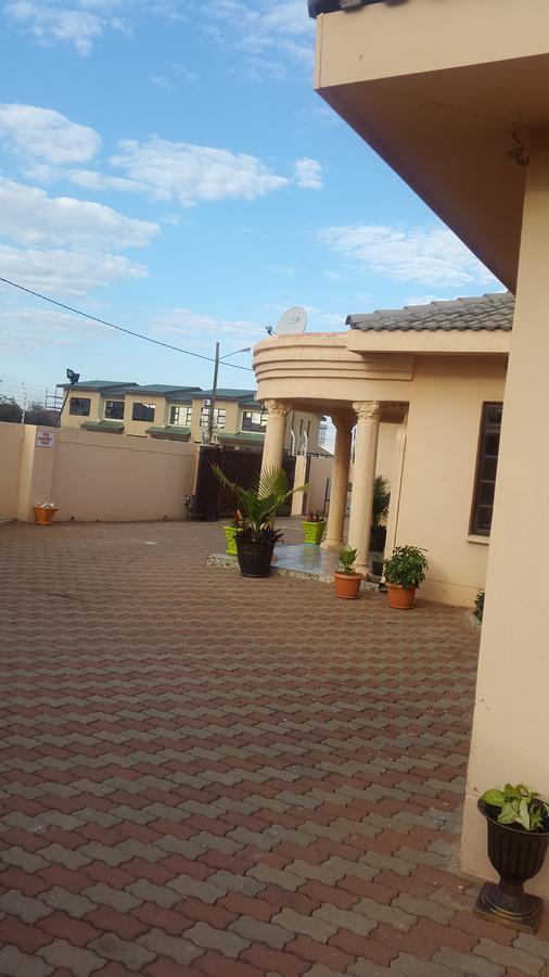 Tintech Bed & Breakfast Francistown Exterior photo