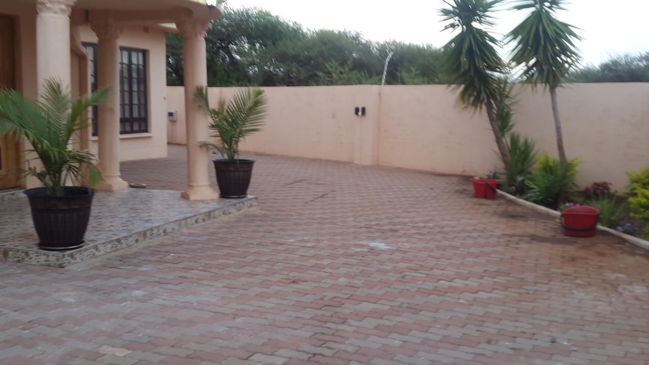 Tintech Bed & Breakfast Francistown Exterior photo